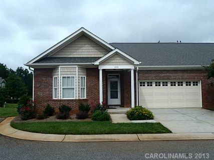 1001 The Glen Street