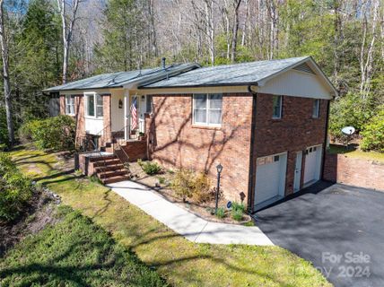 208 Haywood Knolls Drive