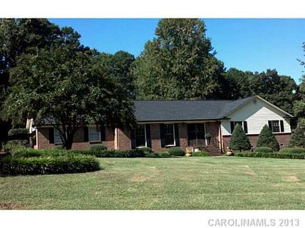 5815 Clubhouse Court sold home in Farmwood, Charlotte, NC