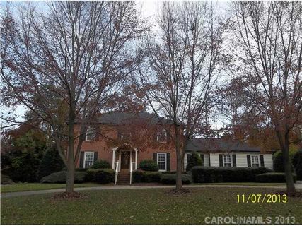 3320 Lincoln Lane