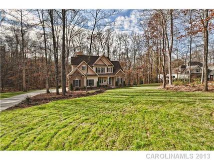 1909 Holly Bluff Court sold home in The Hylands, York, SC