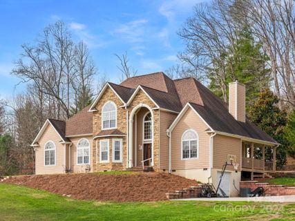 19 Mountain Shadows Drive sold home in Mountain Shadows, Leicester, NC