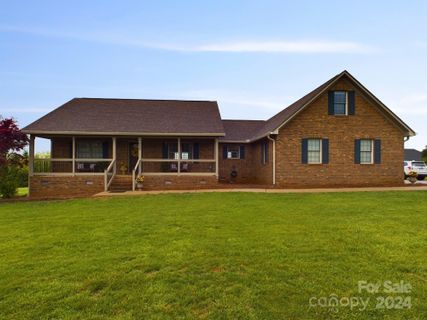 2685 Carriage Lane sold home in Grandview Farms, Lincolnton, NC