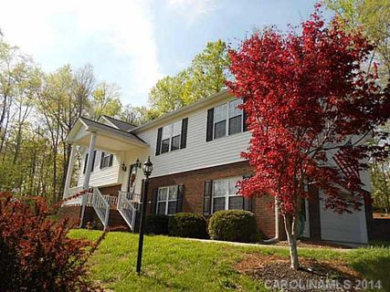 1952 Wellington Avenue 28