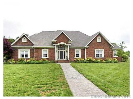 10311 Annie Oakley Trail sold home in Pleasant Valley, Charlotte, NC