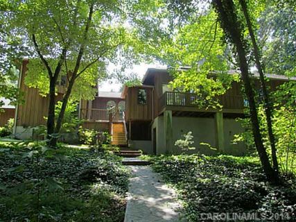 8744 Hardin Court