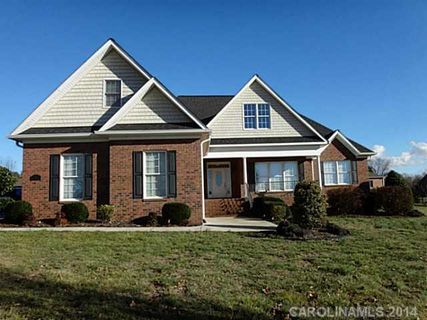 115 Howard Pond Loop