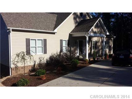 124 Edgewater Court