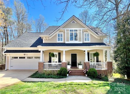 1056 Columbine Road