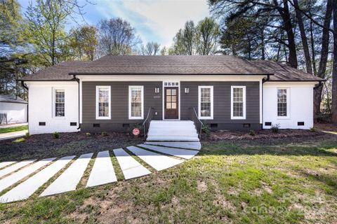 6000 Springhouse Lane