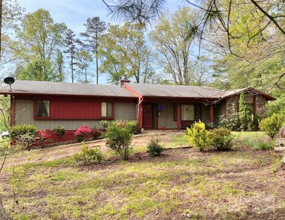 3009 Chestnut Tree Road sold home in Hickory Hill, Hendersonville, NC