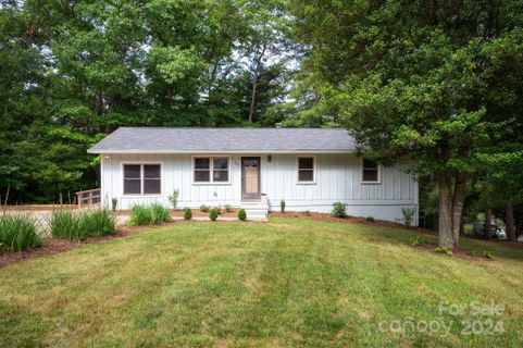 30 Evelake Drive