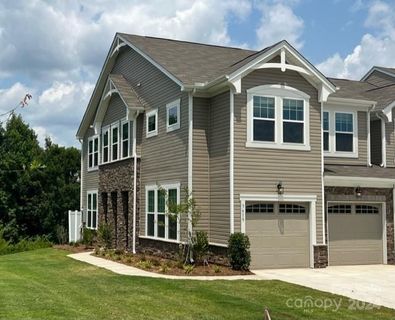 1622 Munstead Place