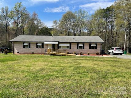 6307 Sunset Circle sold home in Sunset Oaks, Charlotte, NC