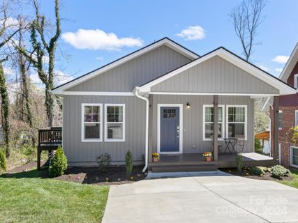 18 Laurel Loop