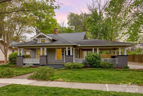 811 Tremont Avenue