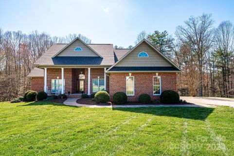 145 Windsor Drive sold home in Windsor Point, Taylorsville, NC