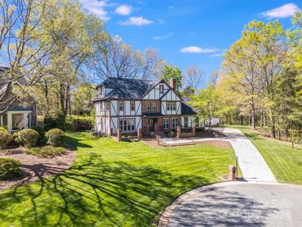 204 Rose Arbor Lane sold home in Greygate, Matthews, NC