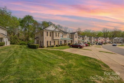 1703 Holliford Court sold home in Citiside Plaza Walk Townhomes, Charlotte, NC