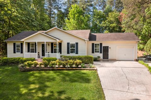 163 Valleyview Road sold home in Oakbrook, Mooresville, NC