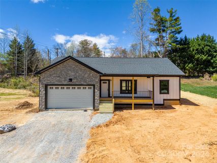 2205 N Stoney View Court sold home in Stoney Crest, Hendersonville, NC