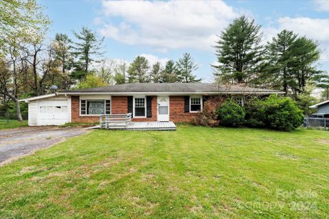 142 Willowbrook Road sold home in Willowbrook, Hendersonville, NC