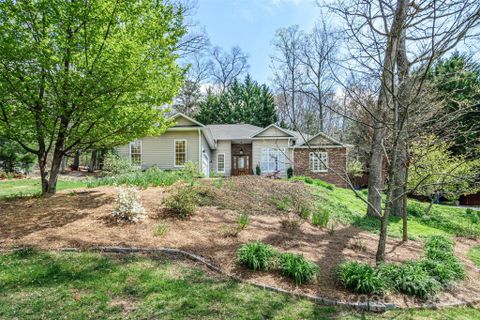 104 White Cedar Lane sold home in Cimarron Forest, Hendersonville, NC