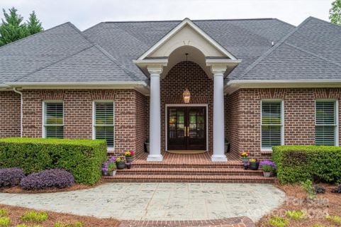 404 Maymont Drive 8
