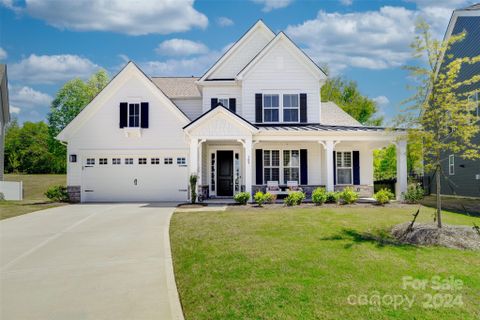 105 Hemlock Cove Court