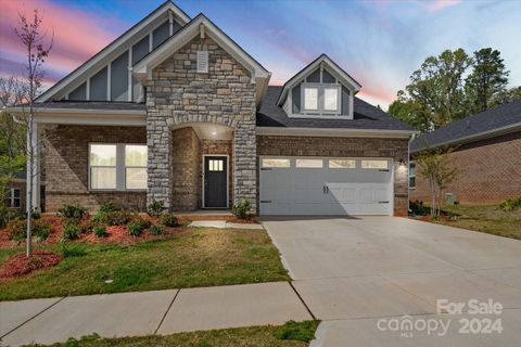 5216 Birchhill Road sold home in Heron Creek, Mint Hill, NC