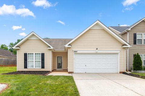 6845 Parkers Crossing Drive sold home in Parkers Crossing, Charlotte, NC