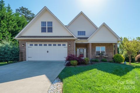 1030 12th Avenue Drive sold home in Waterstone, Hickory, NC