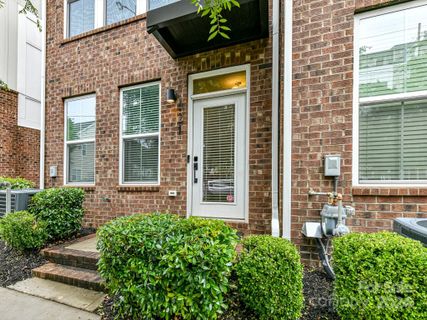 421 E 16th Street sold home in Parkwood Square, Charlotte, NC