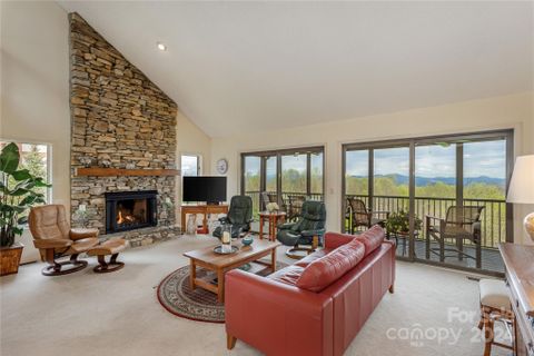 103 Fleetwood Plaza sold home in Fleetwood Plaza, Laurel Park, NC