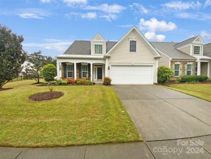 8635 Darcy Hopkins Drive sold home in Auburn Place, Charlotte, NC