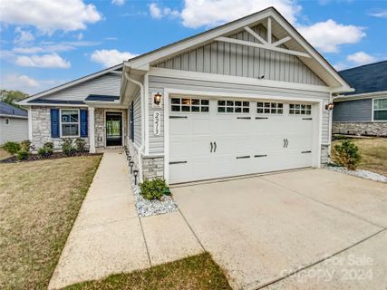 2213 Goldwood Drive sold home in Woodgrove, Charlotte, NC
