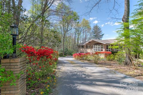 443 Sky Ridge Lane sold home in Sky Lake Estates, Hendersonville, NC