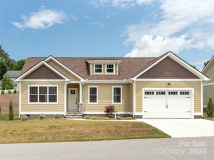 82 Olde Oak Way sold home in Olde Oak, Hendersonville, NC