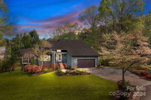 586 Mirawood Trail sold home in Treetop, Concord, NC
