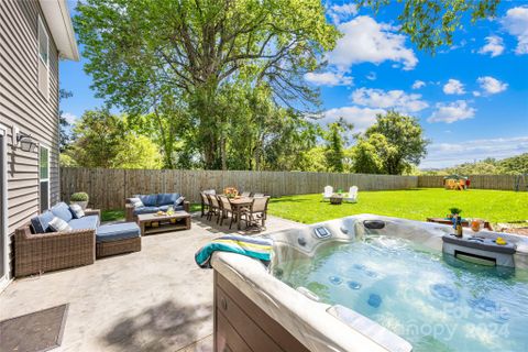 1119 Skyview Road sold home in Westover Hills, Charlotte, NC