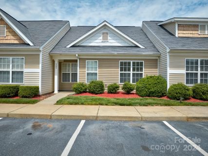 727 Waterfall Way sold home in Harpers Mill, Lake Wylie, SC