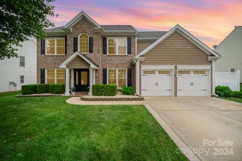 15921 Gathering Oaks Drive