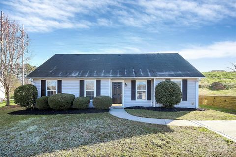2611 Wind Song Court sold home in Remington Estates, Concord, NC