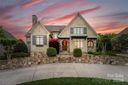 1528 Shadow Forest Drive sold home in Matthews, SC