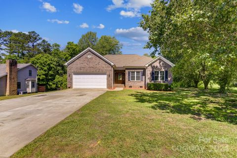 220 Antelope Drive sold home in Deertrack, Mount Holly, NC