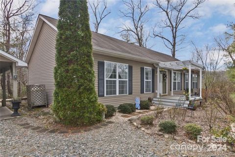16 Majestic Trace sold home in Pinnacle Mountain View, Hendersonville, NC