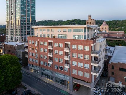 12 S Lexington Avenue 410 sold home in 12 S. Lexington Condominiums, Asheville, NC