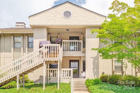 1403 Abbey Circle