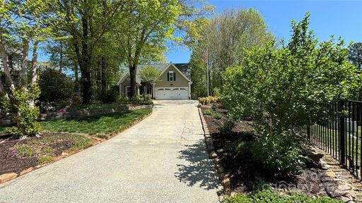 130 Fox Crossing Court