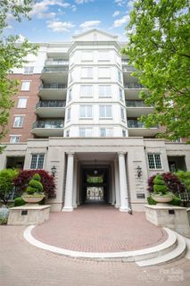 300 W 5th Street 334